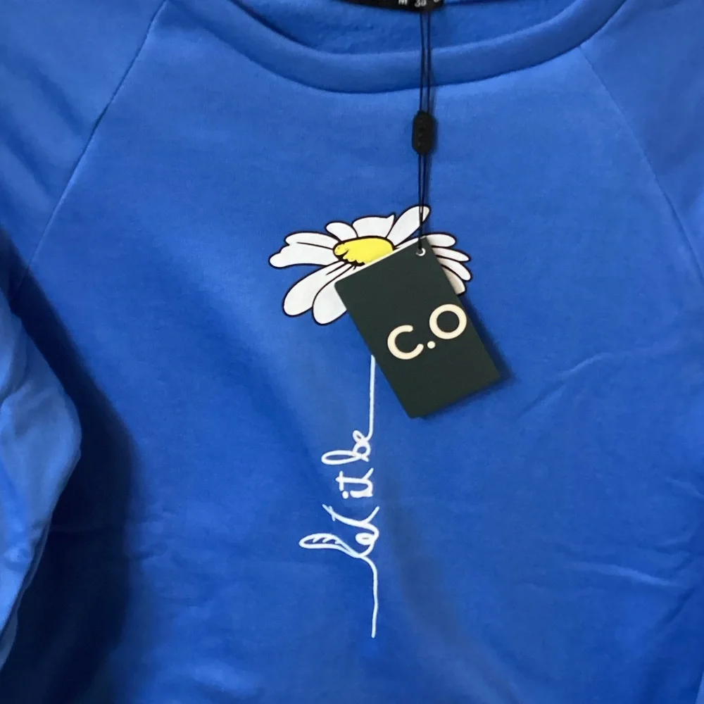 Blue Daisy Graphic Sweatshirt - Picture 3 of 5